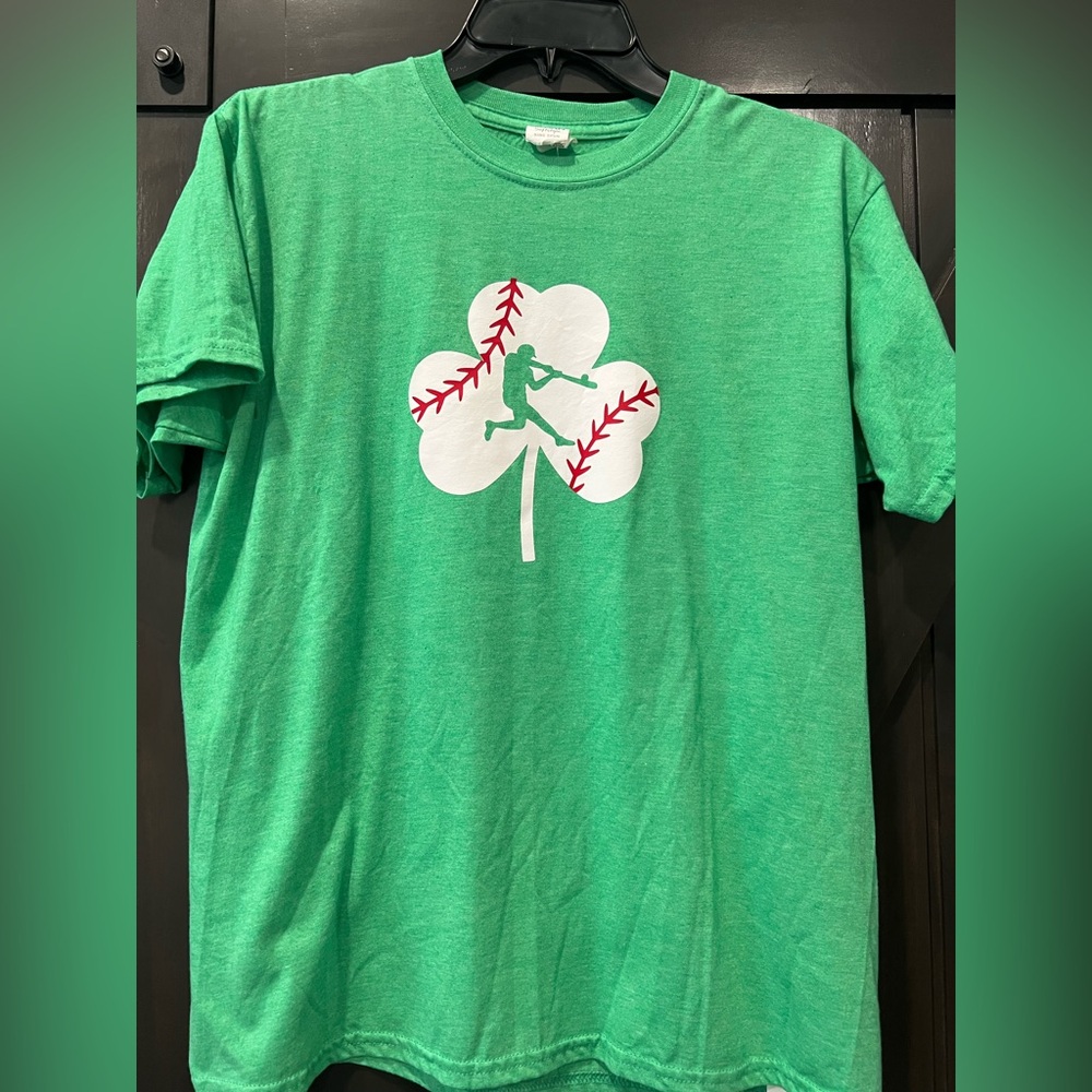 * 4/$20
Youth XL Gildan Softstlye Green Clover Baseball Tshirt